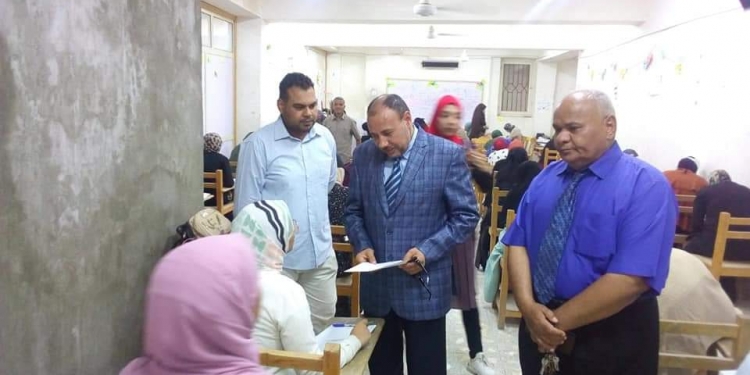 نائب رئيس جامعة الأزهر يتابع سير أعمال الامتحانات بكلية البنات الأزهرية بالأقصر