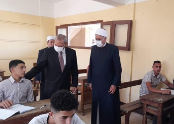 ﻿محافظ القليوبية يتفقد لجان امتحانات الثانوية الأزهرية 2022