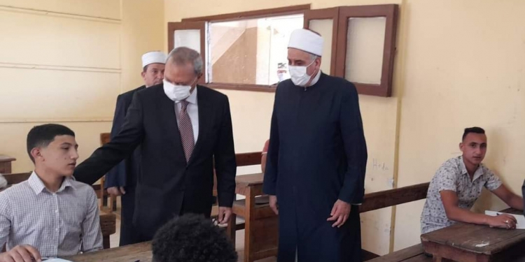 محافظ القليوبية يتفقد لجان امتحانات الثانوية الأزهرية 2022