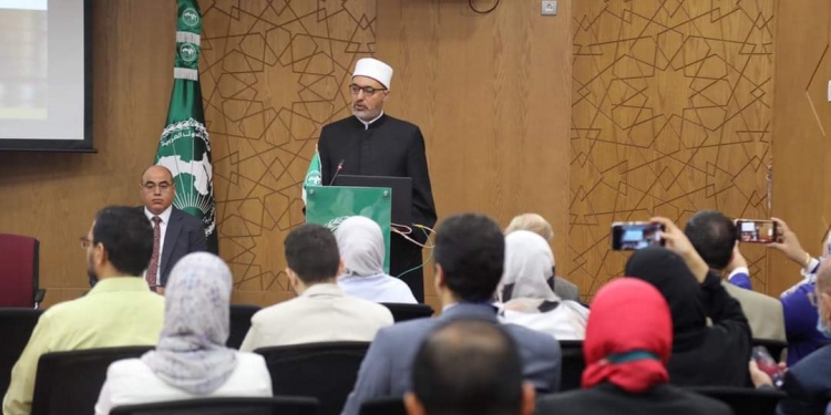 أمين «البحوث الإسلامية»: المنهجيّة الصحيحة للتعامل مع التراث تنفي عنه القداسة وتهتم بالتوظيف والتجديد لا التبديد