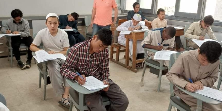 هدوء وانضباط باختبارات الشهادة الإعدادية 2022 بمعاهد البعوث الإسلامية