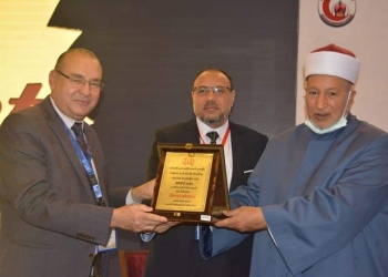 ﻿المؤتمر الثاني لقسم الباطنة بكلية الطب بجامعة الأزهر بأسيوط يكرم قيادات الأزهر