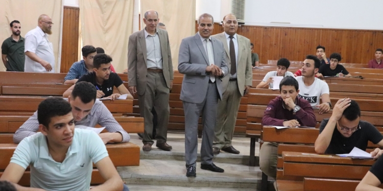 رئيس جامعة الأزهر يتفقد امتحانات الفصل الدراسي الثاني بمدينة نصر