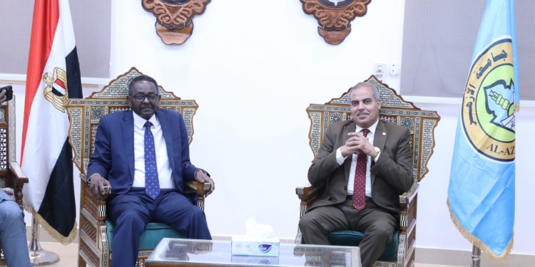 رئيس اتحاد الجامعات الإفريقية يشيد بجهود الأزهر الشريف في دول القارة الأفريقية