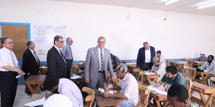 رئيس جامعة الأزهر يتفقد امتحانات كلية الدراسات الإسلامية والعربية