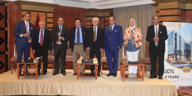 ﻿المنتدى العلمي ال 13 لأمراض النساء والتوليد يكرم عميدة كلية طب الأزهر بالقاهرة