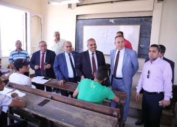 ﻿رئيس جامعة الأزهر يتفقد لجان امتحانات كليات الجامعة بالدراسة
