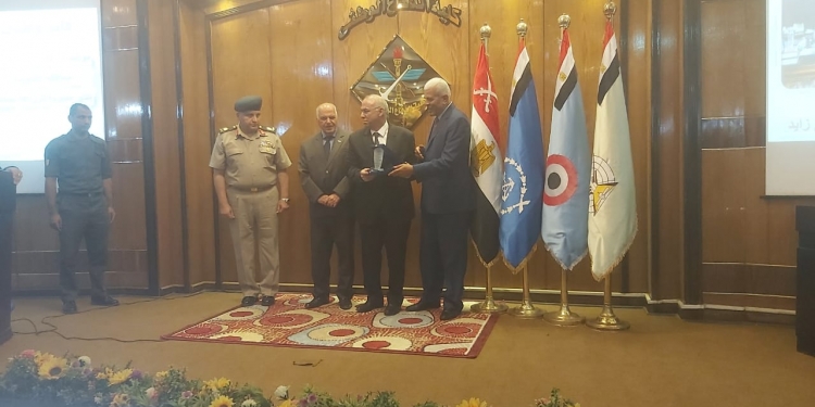 «الزناتى» يشهد ختام الدورة  ال 52 للمعلمين عن استراتيجيات الأمن القومى