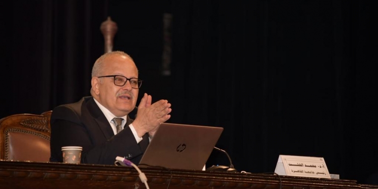 رئيس جامعة القاهرة يصدر قرارات بتكليف قيادات جديدة بالمستشفيات الجامعية