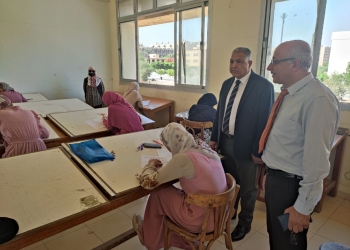 نائب رئيس جامعة الأزهر يتفقد لجان امتحانات كليتي الهندسة والدراسات الإنسانية للبنات