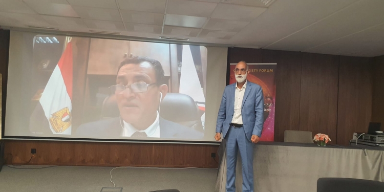 رئيس هيئة تعليم الكبار يلقي كلمة وزير التعليم بمؤتمر في مراكش