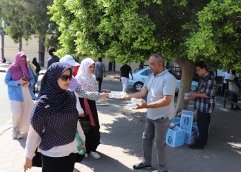﻿جامعة الأزهر توزع الماء البارد على الطلاب وتشدد على الالتزام بالوقت خلال فترة الامتحان