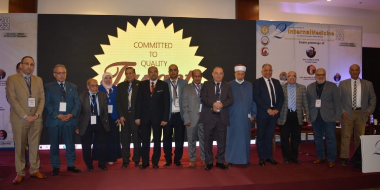 قيادات جامعة الأزهر تفتتح المؤتمر الدولي الثاني لقسم الباطنة بكلية الطب بأسيوط