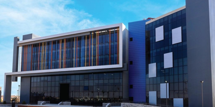 جامعة رايرسون بالقاهرة تفتتح سلسلة محاضرات البرامج الإبداعية بالتعاون مع الجريك كامبس