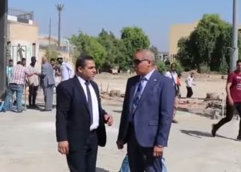 رئيس جامعة الأزهر يتابع أعمال التطوير ببوابة كلية الطب