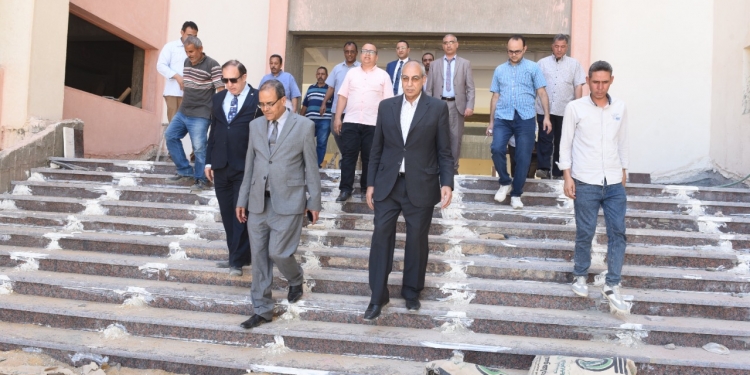 بعد 8 سنوات من المعاناة..إنهاء أزمة كلية حقوق سوهاج