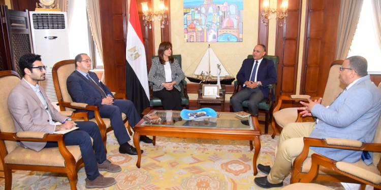 الهجرة والبحث العلمي يبحثان دعوة الخبراء والعلماء المصريين بالخارج لدعم استراتيجية تحقيق الأمن الغذائي