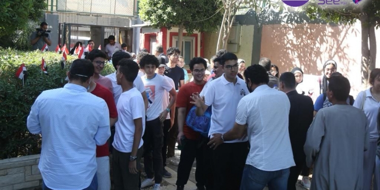 طلاب الثانوية العامة: امتحان الفرنساوي سهل ومباشر