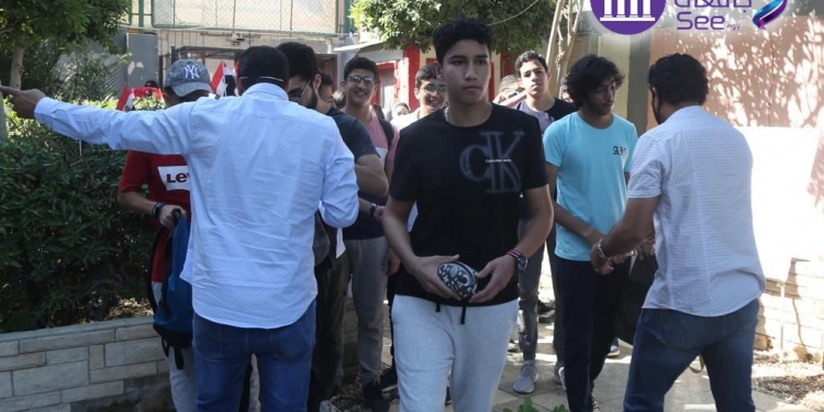 كشف هوية ناشر امتحان الفيزياء للثانوية العامة 2022 على الإنترنت