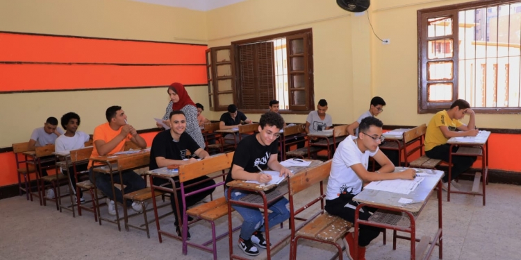 خطوات تحديث بيانات طلاب الأول والثانى الثانوى