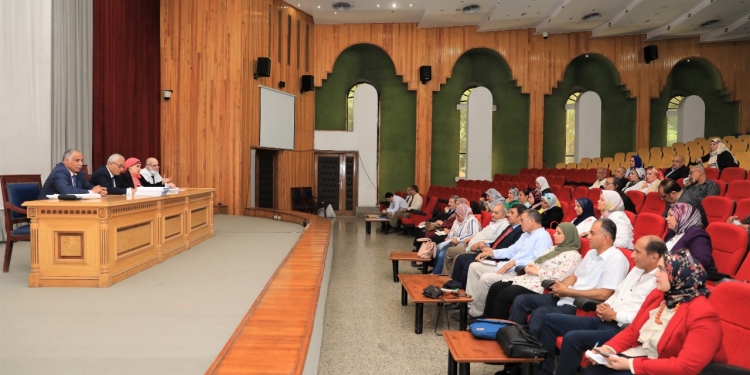 «التعليم» تضع الحقيبة التدريبية لبناء قدرات المعلمين فى تنمية وعى الطلاب