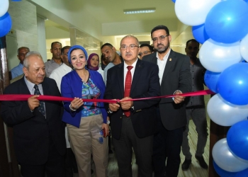 رئيس جامعة أسيوط يفتتح أول وحدة تصنيع لمنتجات اللحوم بمستشفى الطب البيطري