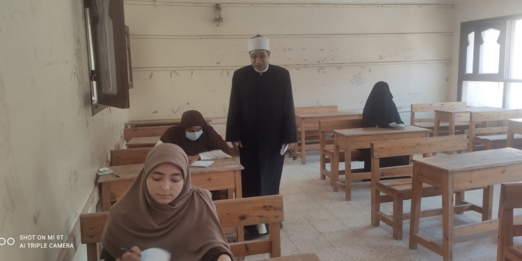 رئيس الإدارة المركزية للامتحانات انتظام وهدوء يسود امتحانات الثانوية الأزهرية بالفيوم