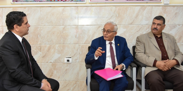 «حجازي» يبحث التوسع الإنشائي لمدرسة بورسعيد الدولية