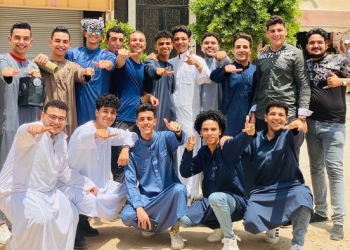 كأنه العيد.. طلاب الثانوية العامة 2022 بالجلاليب احتفالًا بانتهاء الامتحانات 