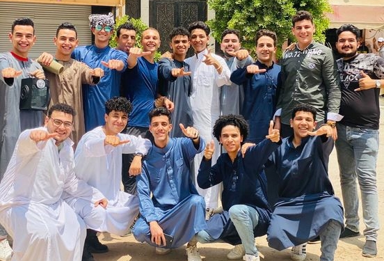 كأنه العيد.. طلاب الثانوية العامة 2022 بالجلاليب احتفالًا بانتهاء الامتحانات 