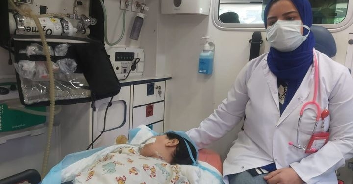 خالد عبدالغفار يتابع الحالة الصحية للطفل «ياسين» بعد نقله إلى مصر بطائرة طبية مجهزة