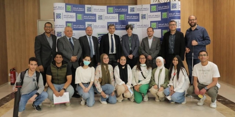 برنامج للتبادل الطلابي بين جامعتي الجلالة وتوتنجهام ترنت