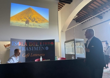 بمناسبة مئوية توت عنخ آمون: زاهي حواس يلقي محاضرة عن الفرعون الذهبي بإيطاليا