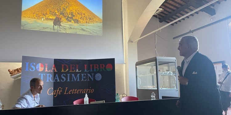 بمناسبة مئوية توت عنخ آمون: زاهي حواس يلقي محاضرة عن الفرعون الذهبي بإيطاليا