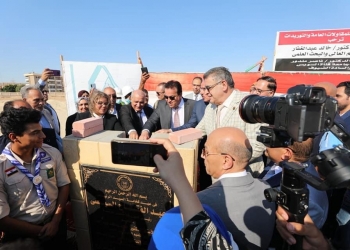 وزير التعليم العالي يضع حجر الأساس لمستشفى طب وجراحة الأطفال بجامعة قناة السويس