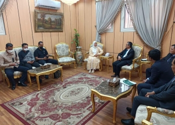 ﻿رئيس تطوير الوافدين بالأزهر تستقبل وفدًا من دولة إندونيسيا