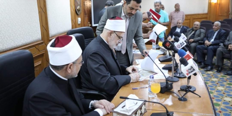 ﻿وكيل الأزهر يعلن أسماء أوائل الثانوية الأزهرية بمعاهد فلسطين