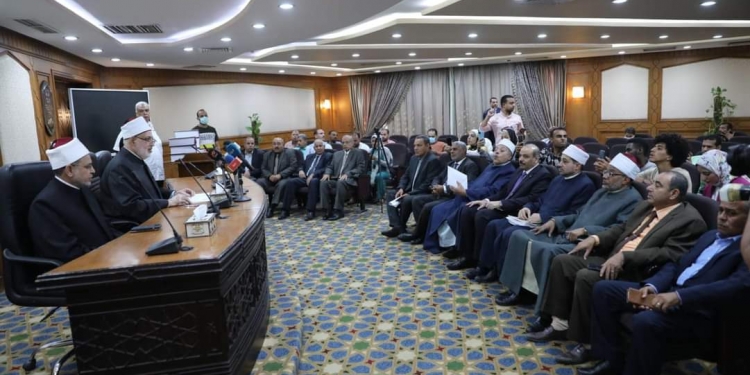 وكيل الأزهر يعلن أسماء الخمس الأوائل على الثانوية الأزهرية "كفيف"