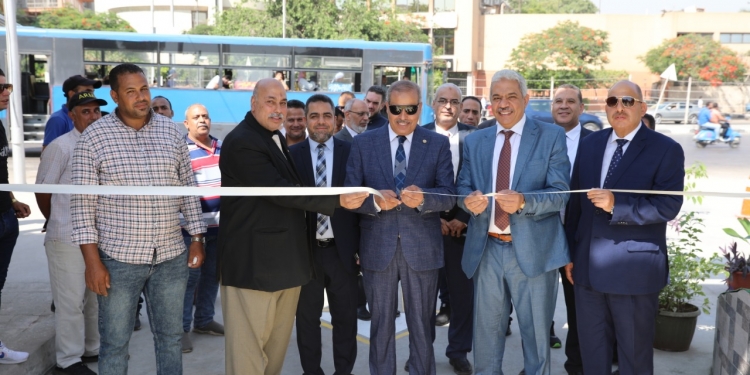 رئيس جامعة الأزهر يفتتح بوابة كلية الطب بعد تطويرها وتجديدها