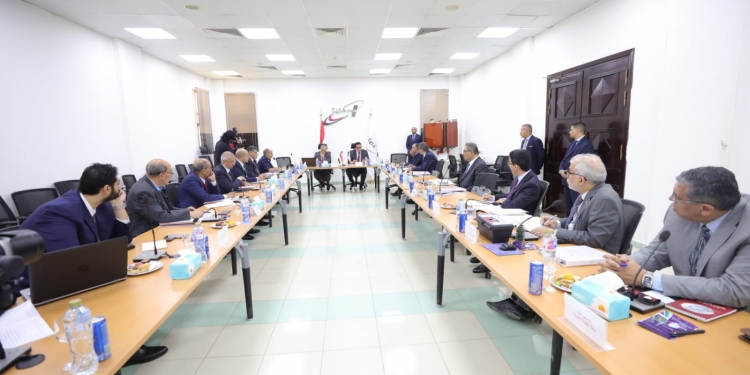 وزير التعليم العالي يوجه بإضافة برامج تكنولوجيا الفضاء بالجامعات