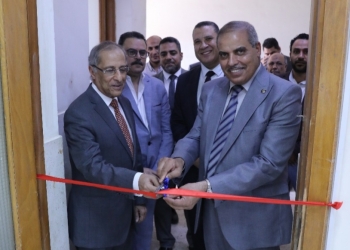 ﻿رئيسا جامعة الأزهر ووكالة الفضاء المصرية يفتتحان معمل الأقمار الصناعية بكلية الهندسة