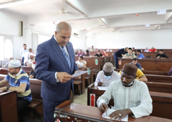 ﻿ رئيس جامعة الأزهر يتفقد لجان امتحانات الدراسات العليا بقطاع كليات أصول الدين