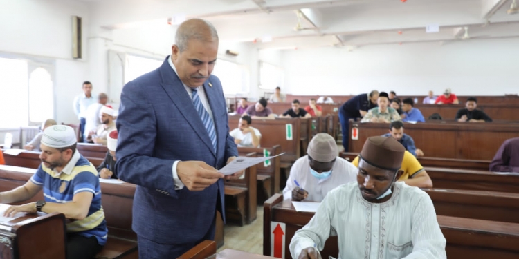  رئيس جامعة الأزهر يتفقد لجان امتحانات الدراسات العليا بقطاع كليات أصول الدين