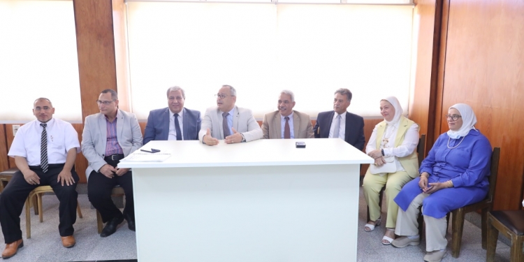 ﻿نائب رئيس جامعة الأزهر يفتتح دورة تدريبية لأطباء طب الطوارئ والحالات الحرجة بكليات الطب