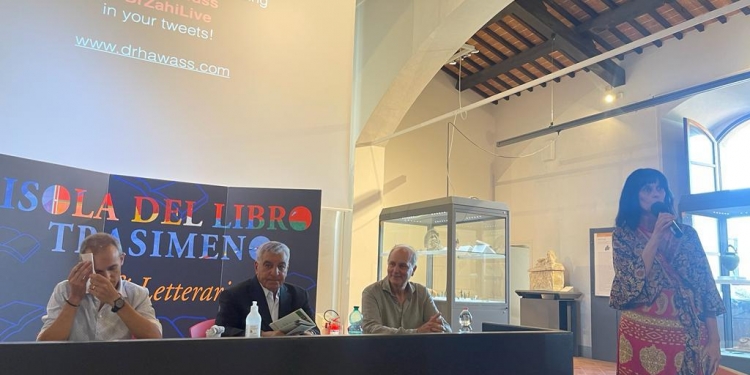 بمناسبة مئوية توت عنخ آمون زاهي حواس يلقي محاضرة عن الفرعون الذهبي بإيطاليا