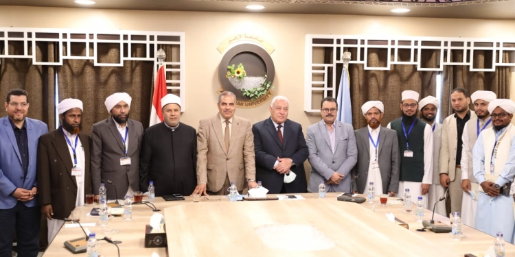 رئيس جامعة إلا زهر يستقبل وفد جامعة مركز الثقافة السنية الإسلامية بالهند