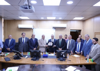 ﻿مجلس كلية طب بنين الأزهر يكرم رئيس جامعة الأزهر