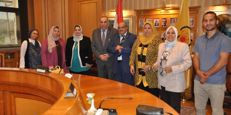 تمريض جامعة حلوان تحتفي بـ ممدوح مهدي