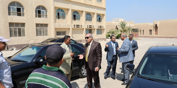 رئيس جامعة الأزهر يتابع أعمال التكهين ورفع المخلفات بحرم الجامعة بمدينة نصر