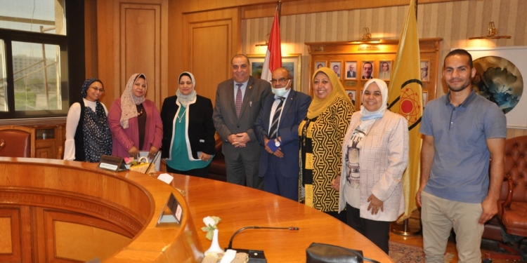 تمريض جامعة حلوان تحتفي بـ ممدوح مهدي